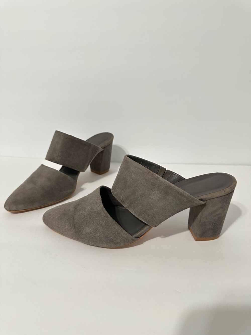 Able Mules Women Size 9 Suede Block Heel Pointed Toe Minimalist Corpcore Office